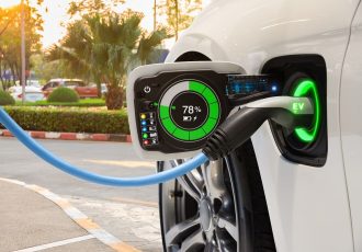 رفع بن‌بست مصرف بنزین صرفا با برقی سازی خودروها حل شدنی است؟