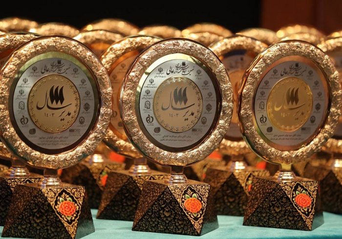 مدیر عامل بانک ملی ایران، مرد سال صنعت بانکداری کشور شد مدیر عامل بانک ملی ایران، مرد سال صنعت بانکداری کشور شد