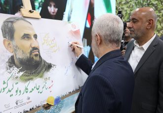 در آستانه روز شهید انجام شد؛ برگزاری همایش پیشگامان ایثار و تولید در شرکت سایپادیزل در آستانه روز شهید انجام شد؛ برگزاری همایش پیشگامان ایثار و تولید در شرکت سایپادیزل