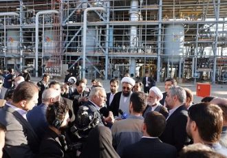 تقدیر تولیدکنندگان دارو از حجت الاسلام اژه ای برای احیای کارخانه پی وی سی پزشکی هگمتانه