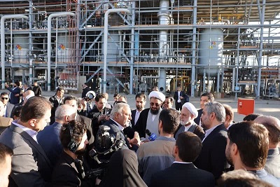 تقدیر تولیدکنندگان دارو از حجت الاسلام اژه ای برای احیای کارخانه پی وی سی پزشکی هگمتانه