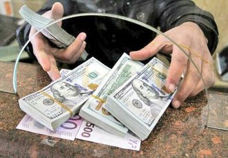 عرضه ارز اشخاص در شعب منتخب بانکی