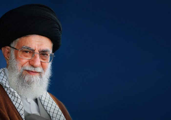 تلاش دشمن برای شکست انقلاب با شیوه های نرم افزاری + فیلم