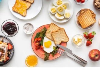 چرا نباید صبحانه را دیر بخوریم؟ چرا نباید صبحانه را دیر بخوریم؟