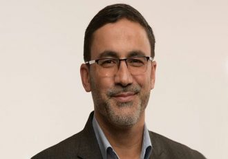 رزم حسینی می تواند مشکلات موجود را حل و فصل کند
