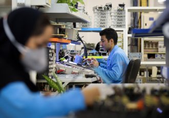 بهبود فضای کسب و کار با حمایت های دولتی و مشارکت بخش خصوصی در شرایط جنگی